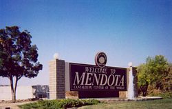 Mendota entrance sign 2006